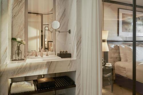 Premium Twin Room with Bathtub