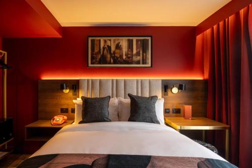 Standard Queen Room