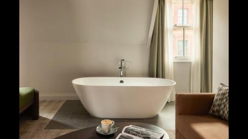 King Suite with Free-Standing Bath