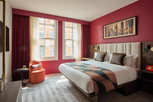 Standard King Room Accessible