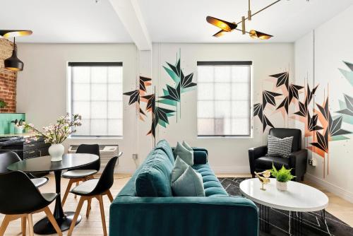 Sandra Fettingis Art Suite 107