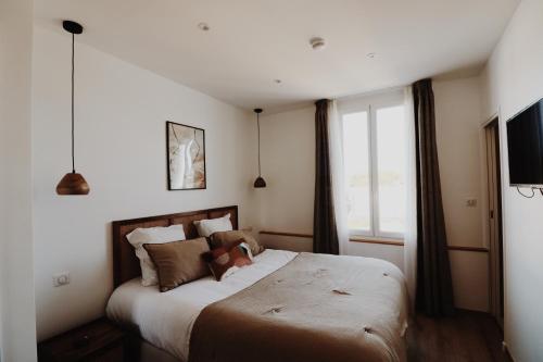 Double Room with Partial Sea View