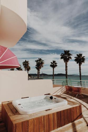 Double Room with Hot Tub and Private Terrace