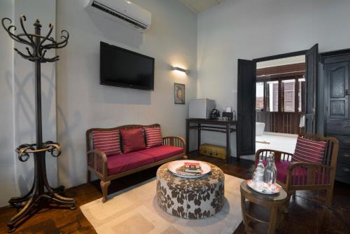 Noordin Suite