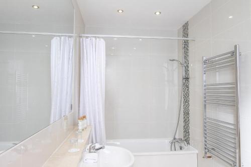 Double or Twin Room with Sea View