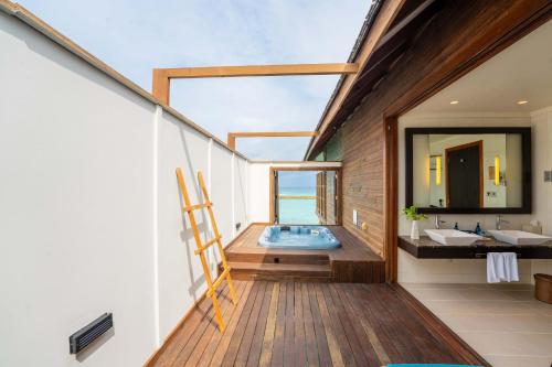 Ocean Jacuzzi Villa