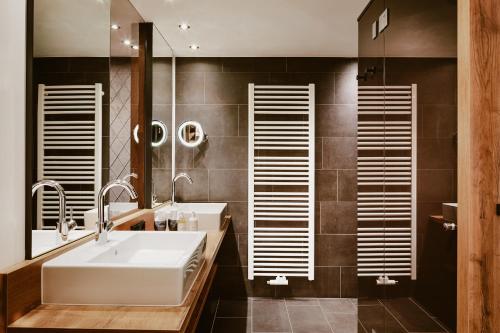 Deluxe Double Room with Shower