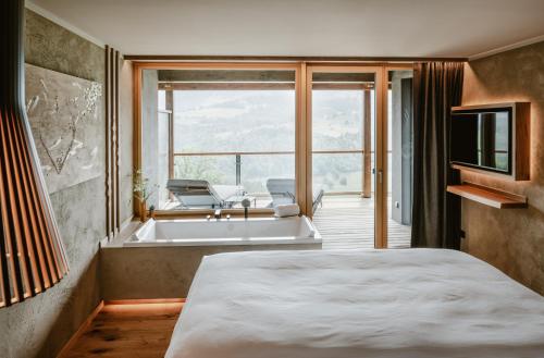 Suite with Mountain View