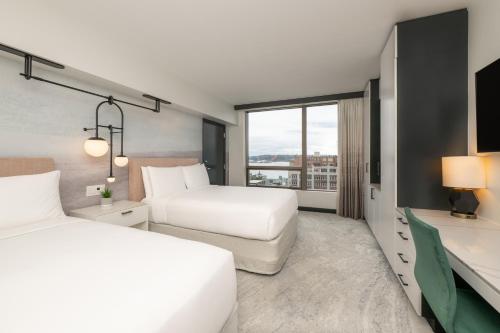 Queen Room with Two Queen Beds, Water View and Bathtub - Mobility Access
