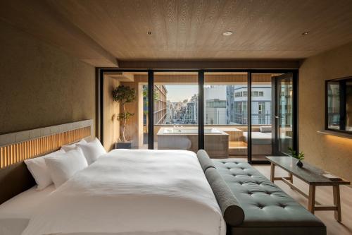 Suite with Hot Tub