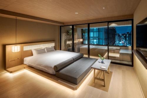 Suite with Hot Tub