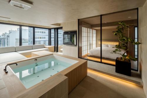 Suite with Hot Tub