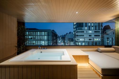 Suite with Hot Tub