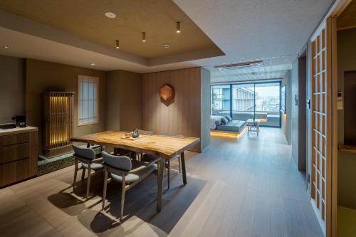 Suite with Hot Tub
