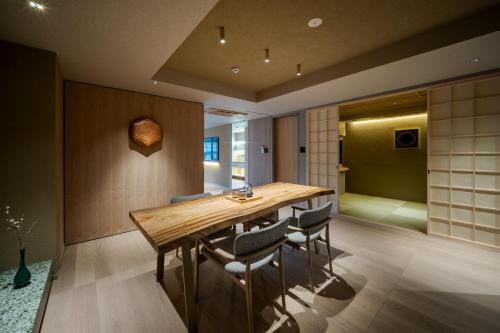 Suite with Hot Tub