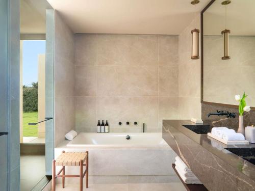 ROYAL 9 BEDROOM VILLA 9 King - 2300sm, Sea view, 2 private pools, full kitchen, parking