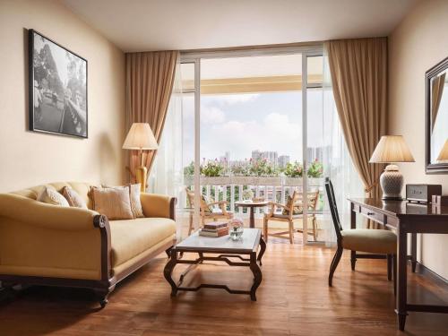 Luxury Club King Room with Executive Lounge Access