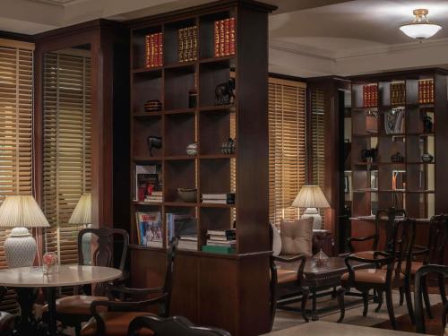 Luxury Club King Room with Executive Lounge Access