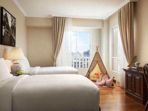 Junior Family Suite with One King Bed and Two Single Beds