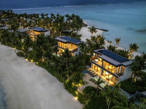Two Bedroom Lagoon Beach Pool Loft