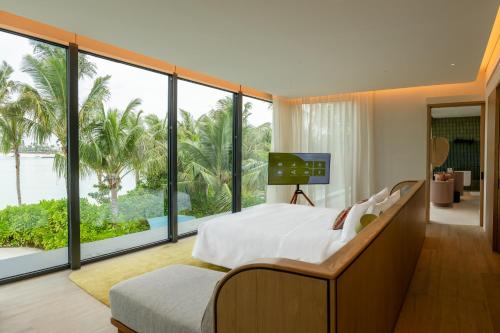 Two Bedroom Lagoon Beach Pool Loft