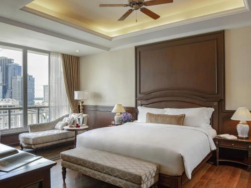 Opera King Suite with Club Access