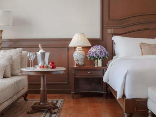 Opera King Suite with Club Access
