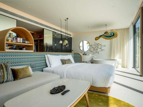 Family Beach Pool Villa with Capsule