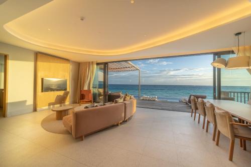 Three Bedroom Ocean Water Pool Atelier 