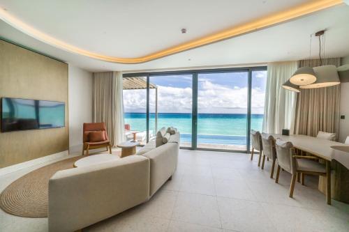 Three Bedroom Ocean Water Pool Atelier 