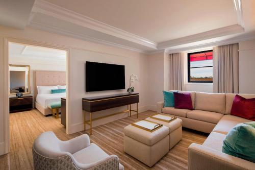 Caroline Astor Suite, Suite, 1 King, Pool view, Balcony