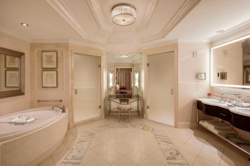 St. Regis Suite, Suite, 1 King, Alternate bed: sofa bed