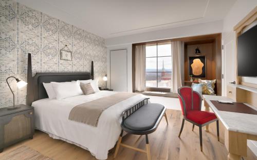 King Room - Hearing Accessible