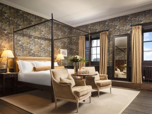 Fairmont Rose Garden Suite