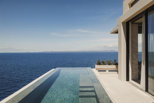 Cliff Villa Panoramic Sea View with Private Pool