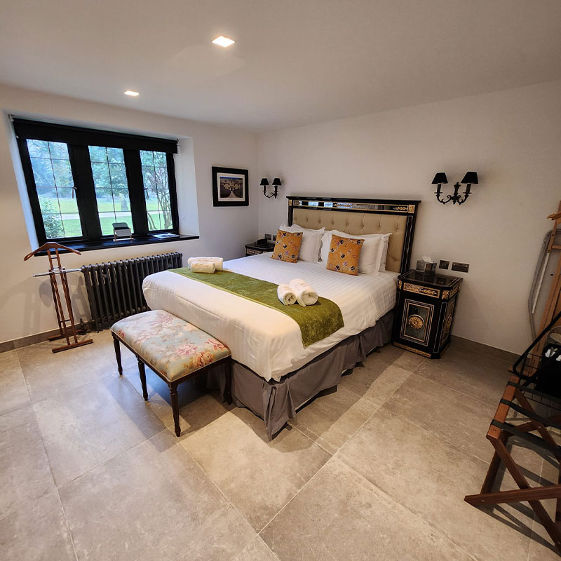 Traditional Double Room Coach House