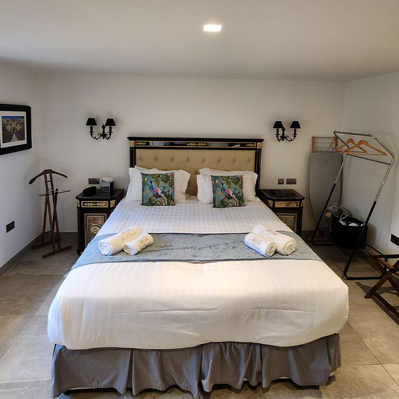 Traditional Double Room Coach House