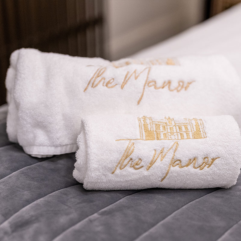 Champagne Suite Coach House