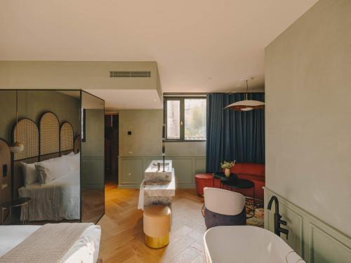 Double or Twin Room with Terrace
