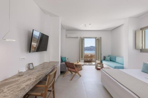 Superior Triple Room with Sea View