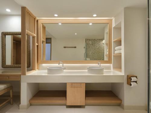 Seaview Hillside Suite