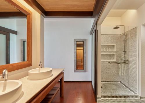 Wellbeing Seafront Pool Villas