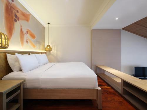 Seaview Hillside Pool Suite