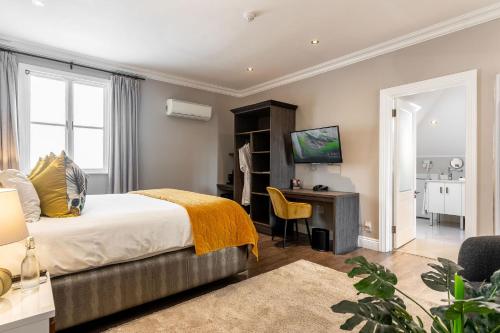 Interleading Family Suite 1