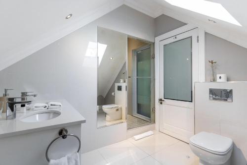 Interleading Family Suite 1