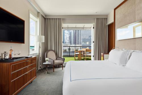 Seaport King Suite