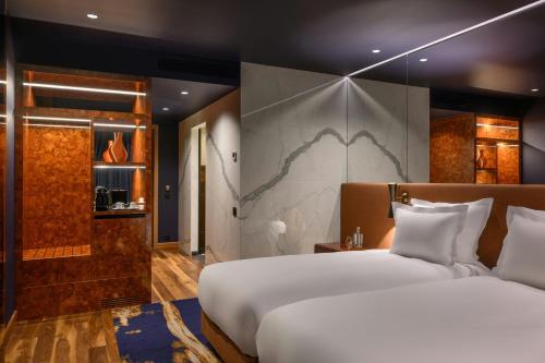 Superior Twin Room with Balcony