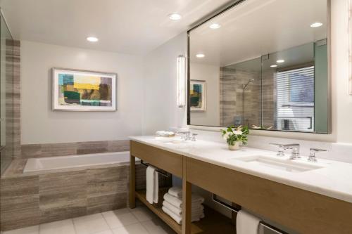 Deluxe Suite with Ocean View