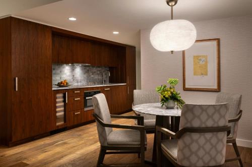 Grand One Bedroom Suite with Ocean View