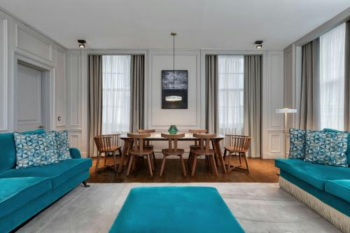 Two-Bedroom Suite with King and Double Beds